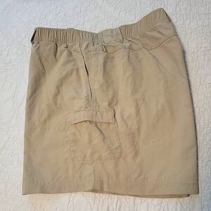 Columbia Shorts Mens XL Pocket Button Lightweight Outdoors Chino Hiking Olive